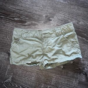 Army green No Boundaries shorts